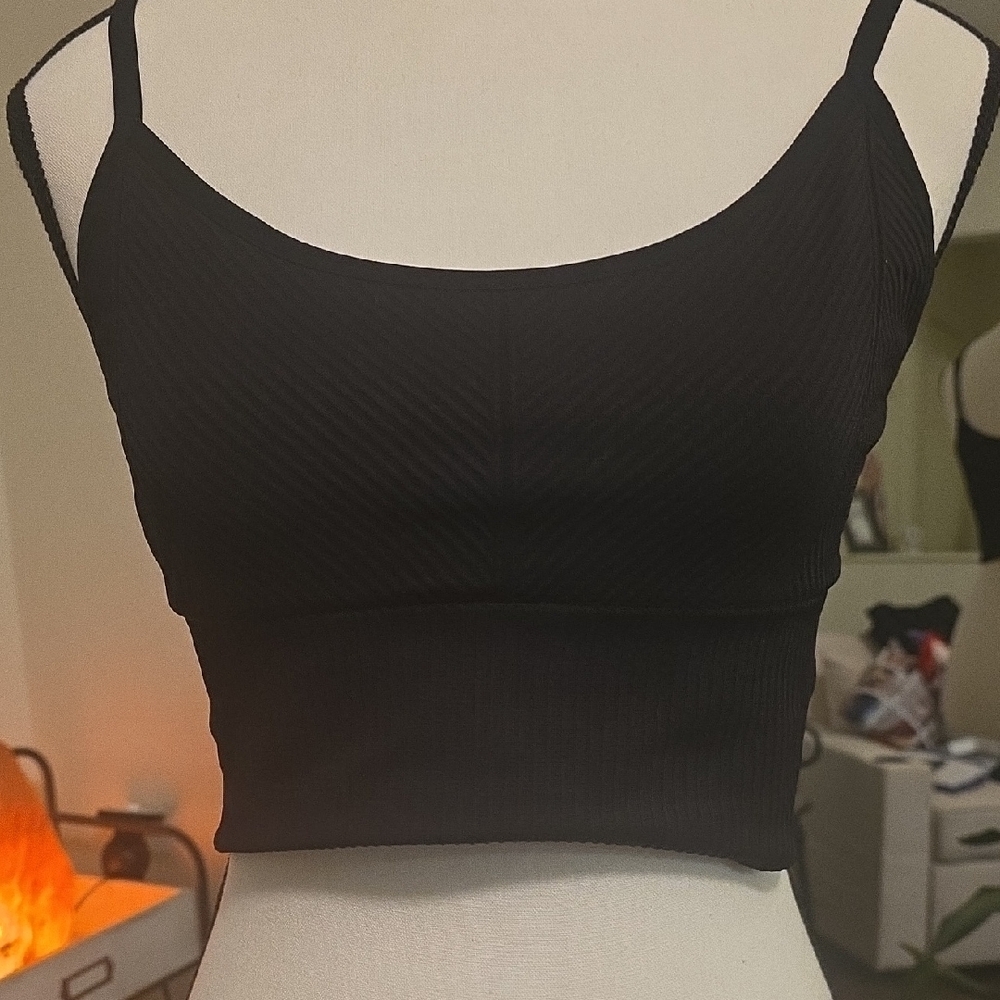 Victoria's Secret Black Fitted Sleeveless Crop Sports Bra